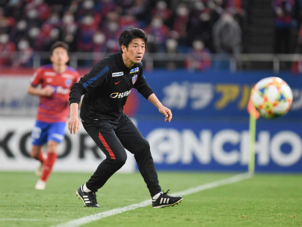 成了一个迫 成了一个迫