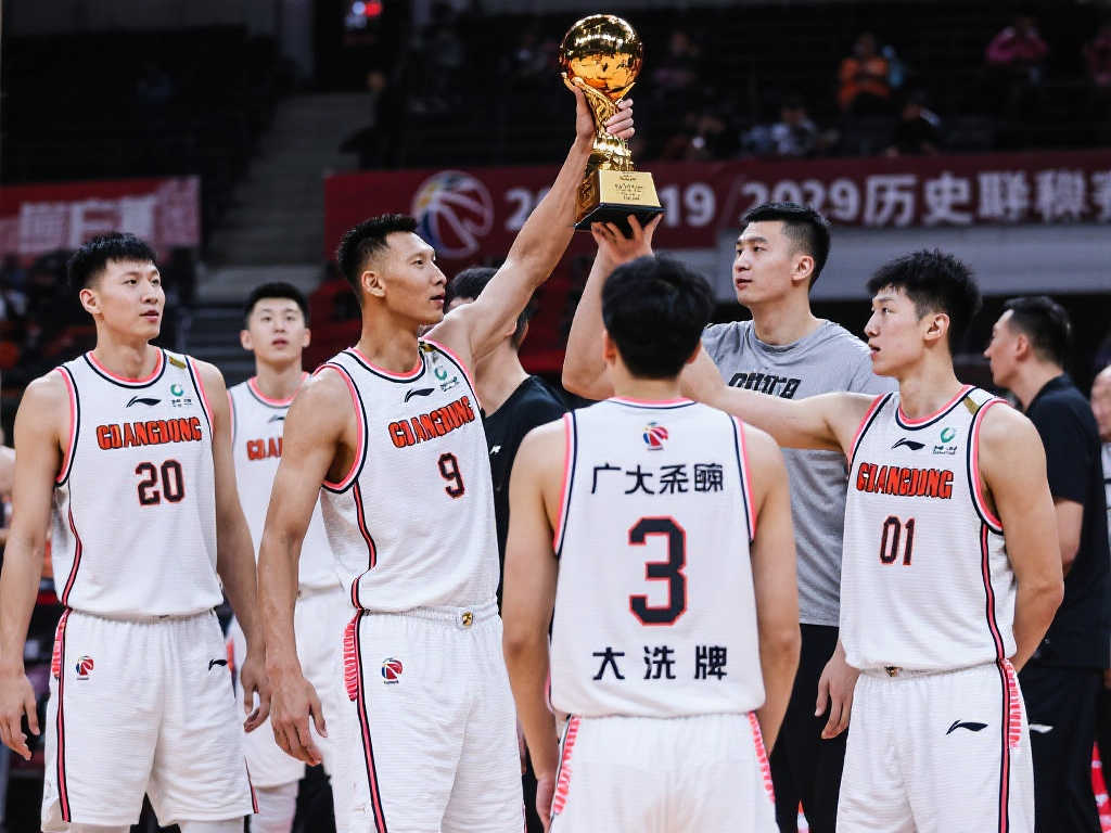 他在攻防两 他在攻防两